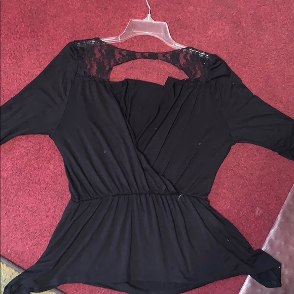 Sz 3xl top by 121 Boulevard has open back - Picture 7 of 8